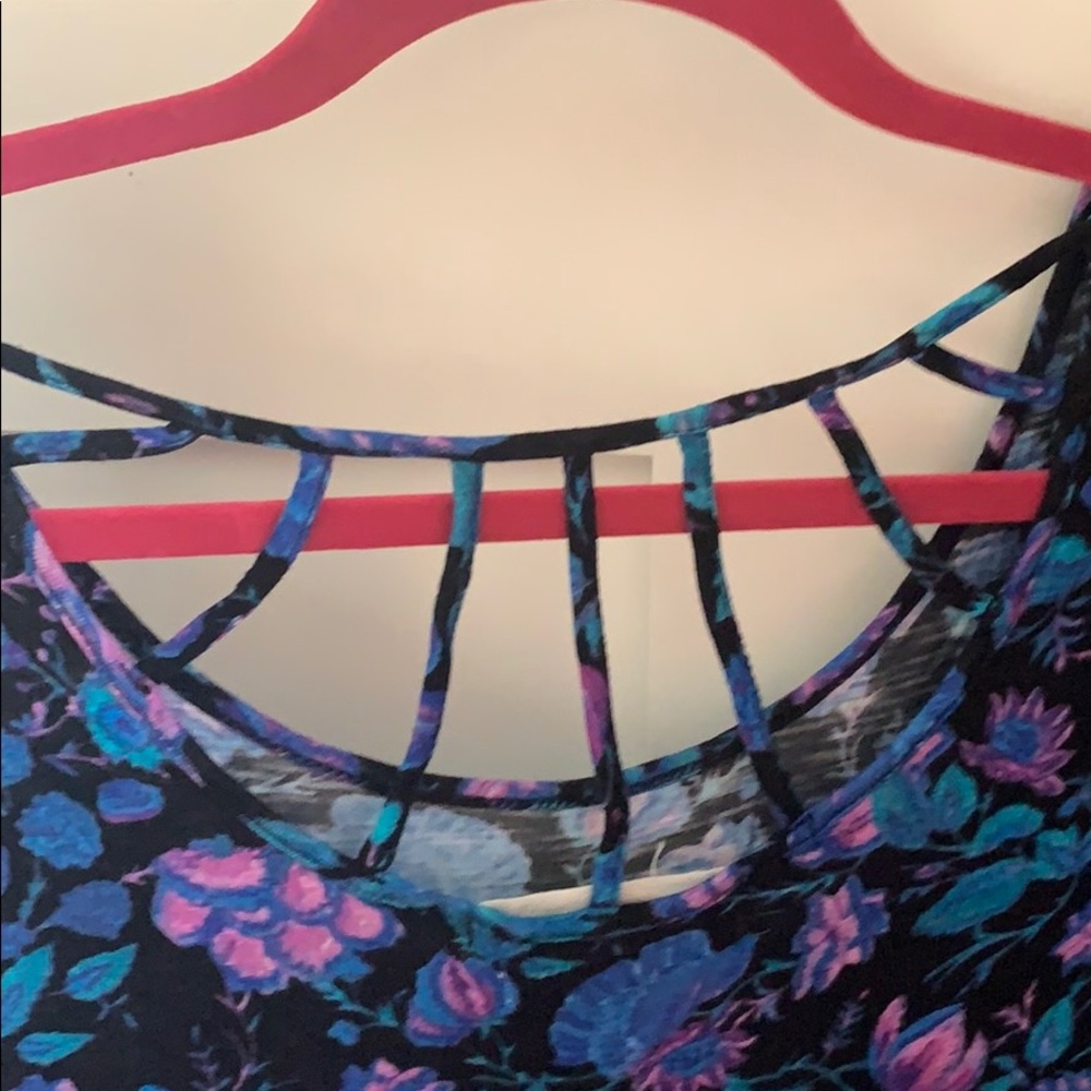 Pink rose top - Picture 3 of 4